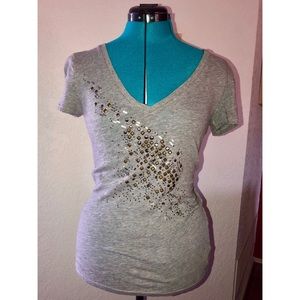 V-neck t shirt with stud details